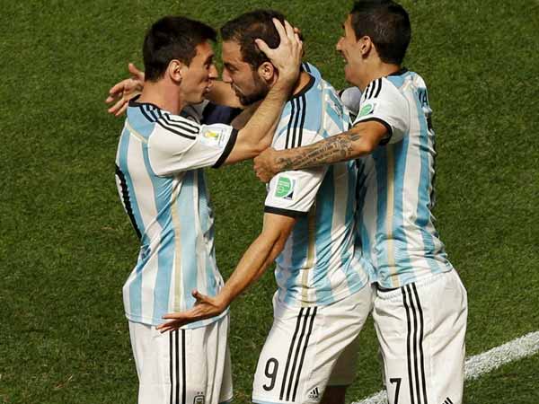 മണിയറ ഫോട്ടോ വൈറൽ