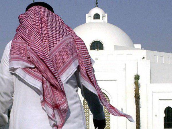 പകുതിയിലേറെ ശമ്പളം ആദ്യ ഭാര്യയ്ക്ക് പകുതിയിലേറെ ശമ്പളം ആദ്യ ഭാര്യയ്ക്ക്