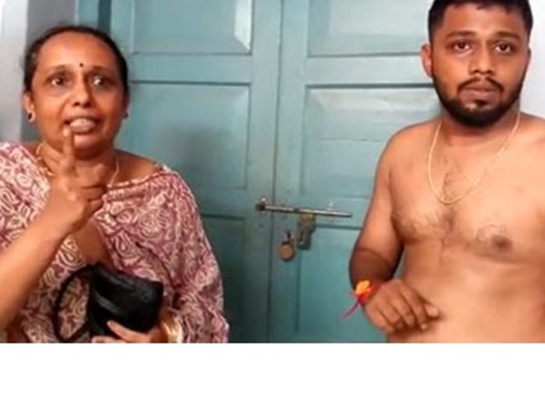 അമ്മയോടൊപ്പം