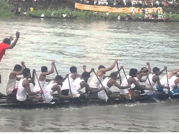 ഇരുട്ടുകുത്തി ഇരുട്ടുകുത്തി