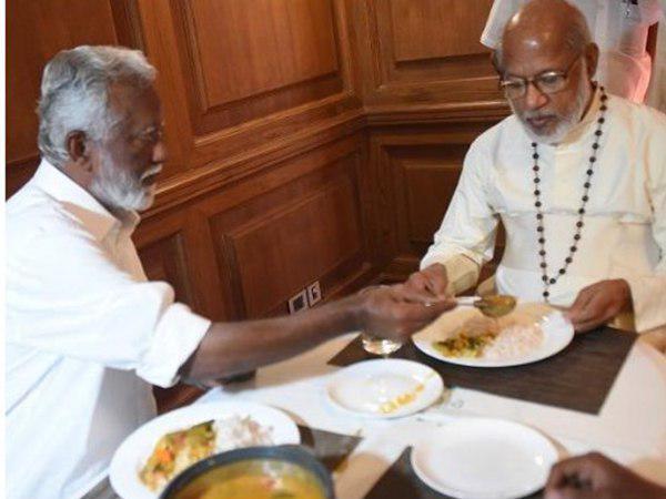 കലാപകാലത്തെ പ്രണയം