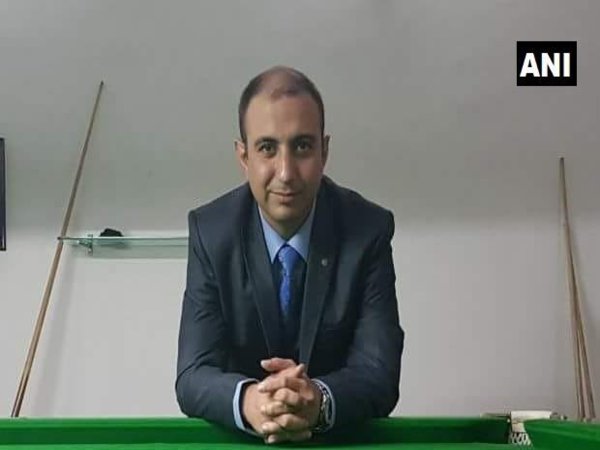 ആദ്യം കണ്ടത് ഫേസ്ബുക്കിൽ