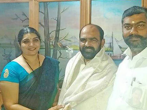  മുന്‍ മന്ത്രിയുമായി കൂടിക്കാഴ്ച