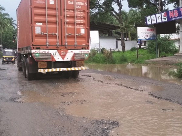 പൊടിശല്യവും ദുരിതം