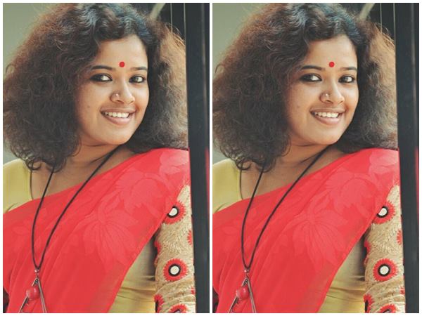 സംഘടനകളുടെ കൊടികൾ മാത്രം