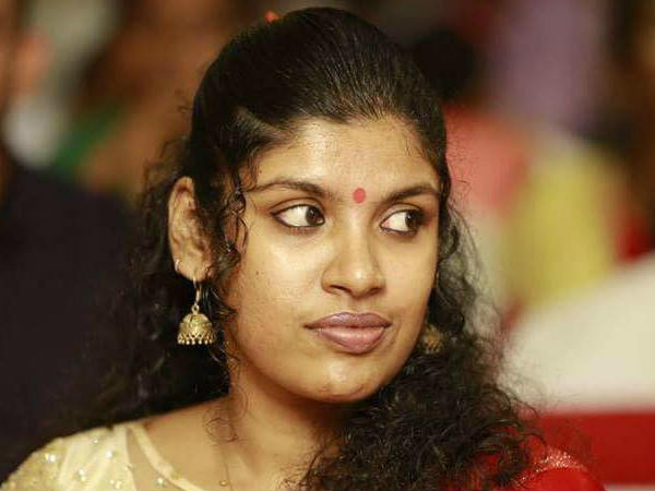 വിമർശനവുമായി സൈബർ ലോകം