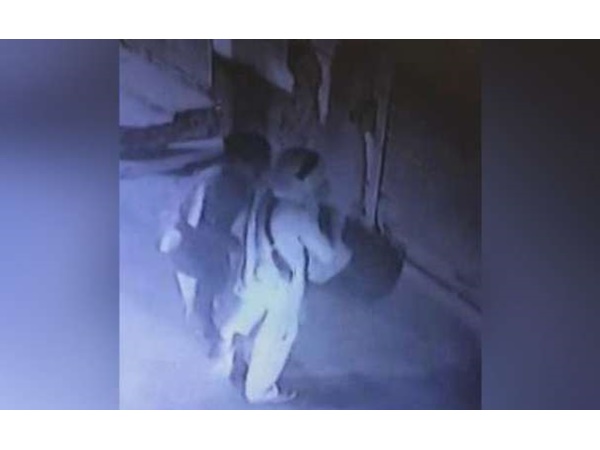 രണ്ട് സ്ത്രീകള് രണ്ട് സ്ത്രീകള്