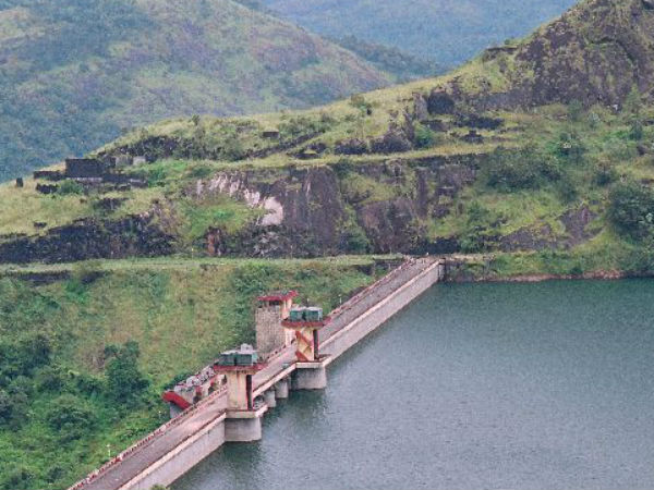 ചെറുതോണി ടൗണില്‍