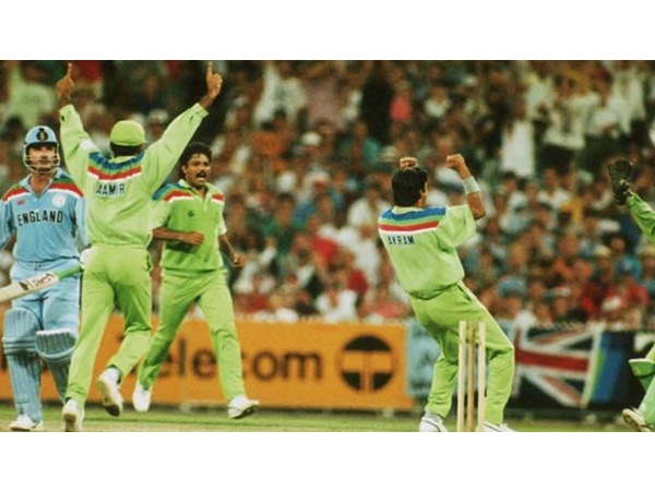 പതിനാറാം വയസ്സില്‍