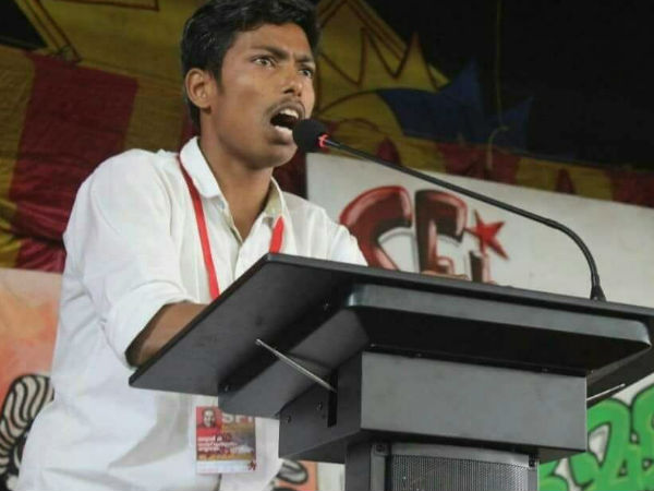 കയ്യിൽ ആയുധങ്ങൾ