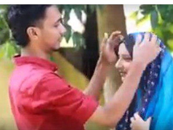 ഒളിത്താവളം തേടി