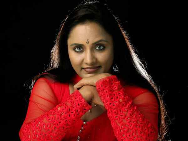 കുടുംബമായി ചേര്‍ന്നിരിന്ന്