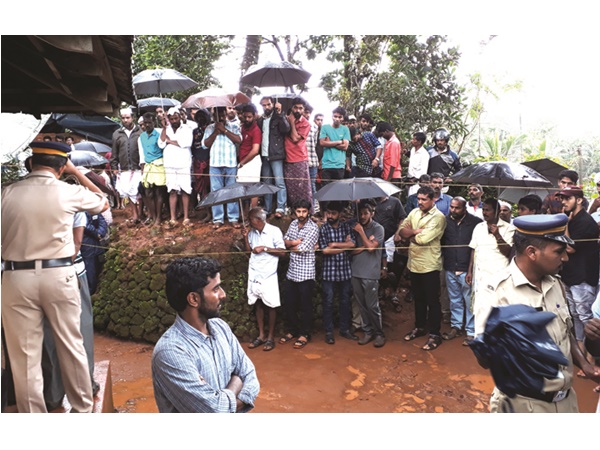 വളകളും മാലയും കാണാനില്ല