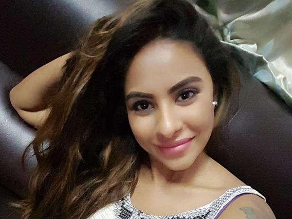 അഭിനയിച്ച് കാണിക്കൂ