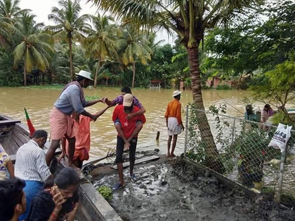 ഒറ്റയ്ക്ക് പോകരുത്, കുട്ടികളെ കൂട്ടരുത്