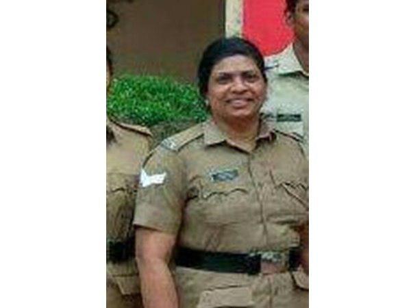 പോലീസുകാരനിലേക്കുള്ള ദൂരം
