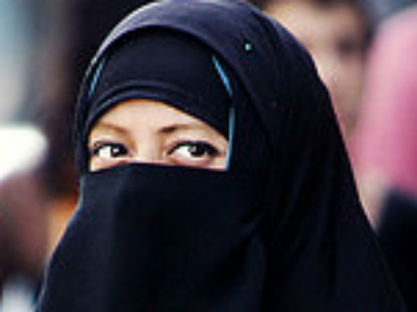  മുസ്ലീം യുവതി