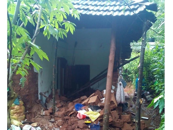 ഒറ്റപ്പെട്ട മഴ മാത്രം 