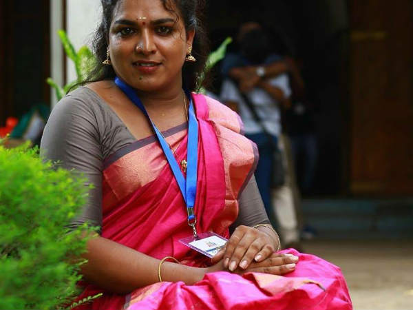 മംഗലാപുരത്തെ തെരുവുകളിൽ 