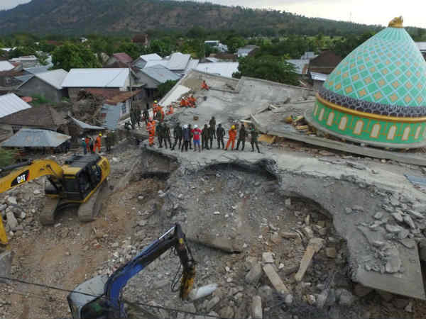 റോഡുകളില് വിള്ളല് റോഡുകളില് വിള്ളല്