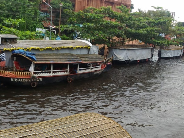 സഹായം ആവശ്യമില്ലെന്നല്ല സഹായം ആവശ്യമില്ലെന്നല്ല