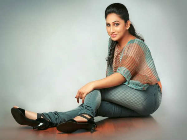 ഫേക്ക് ട്രാൻസ്ജെൻഡർ'?.