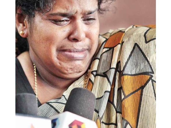 പോലീസില്‍ വിശ്വസിക്കാതെ ബന്ധുക്കള്‍ 