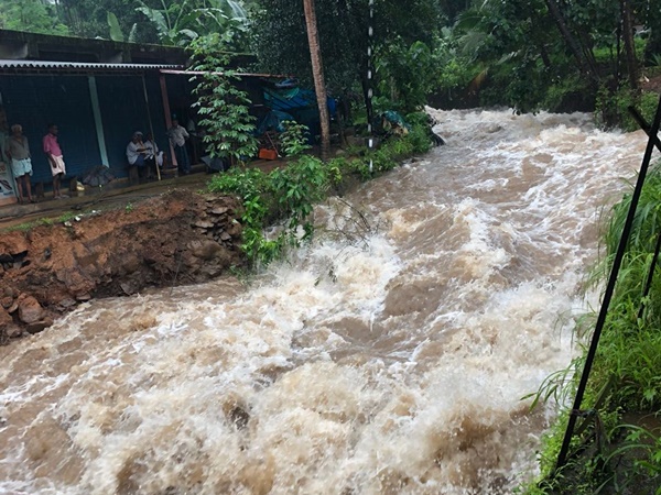 വെള്ളം എത്തുമ്പോള്‍
