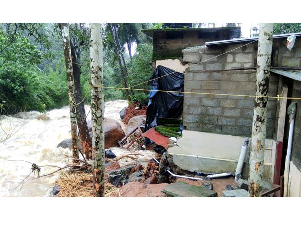  24 മണിക്കൂറും പ്രവര്‍ത്തിക്കുന്ന കണ്‍ട്രോള്‍ റൂം 