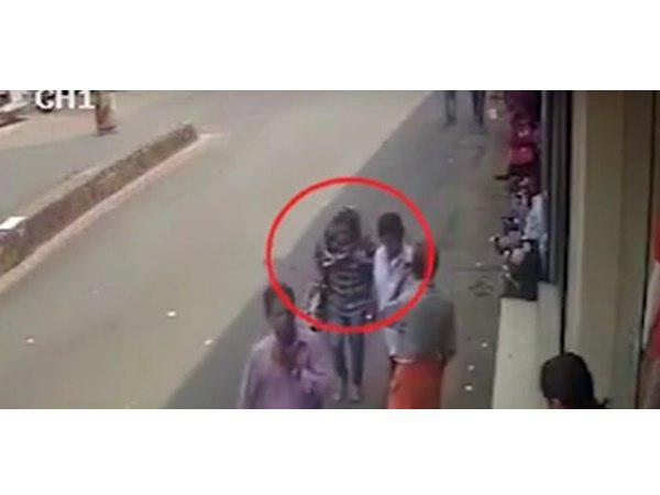 ടവറുകൾ കേന്ദ്രീകരിച്ച്