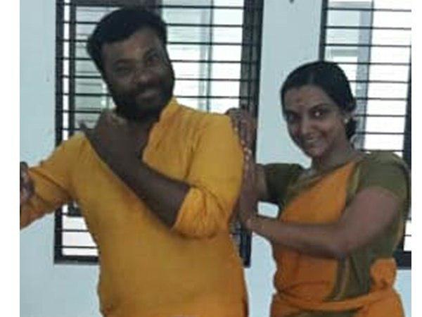 ഗായകിയോ നര്‍ത്തകിയോ