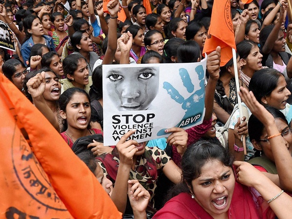 'അവളെ ഞാന്‍ ഉപയോഗിച്ചിട്ടുണ്ട്'