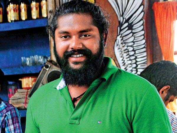 ലാലിനും മകനുമെതിരെ 