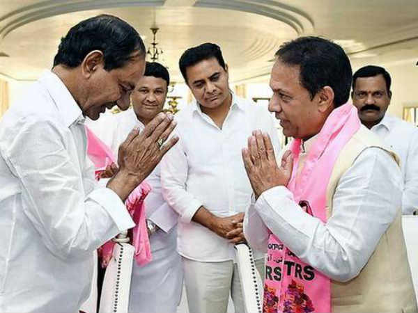  കോണ്‍ഗ്രസില്‍ കൊഴിഞ്ഞുപോക്കും