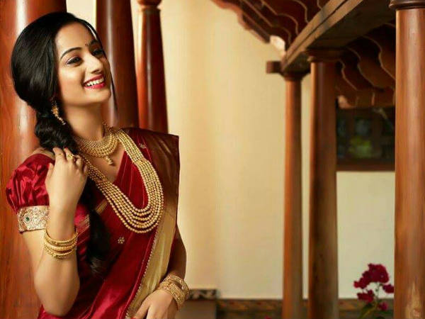 അക്കൗണ്ടിലേക്ക് കോടികള്‍