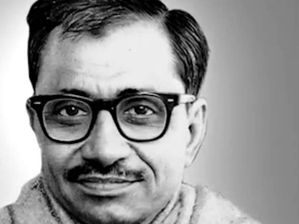 ദീന്‍ ദയാല്‍ ഉപാധ്യായയുടെ പ്രതിമ നീക്കം ചെയ്തില്ല