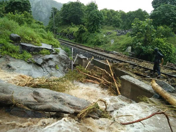 രണ്ട് മരണം