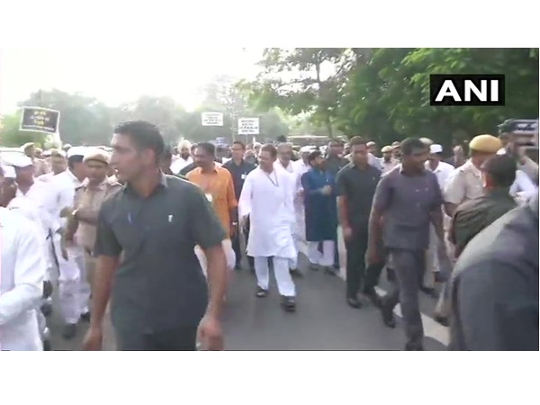 നഗര ജീവിതം