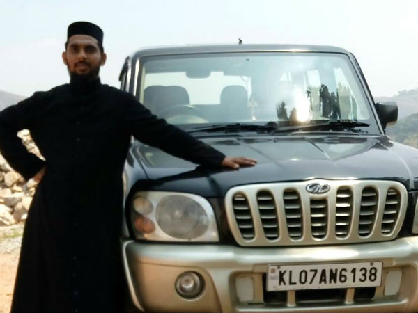 കമ്യൂണിസ്റ്റ് പാര്‍ട്ടിയിലും അച്ചന്‍മാര്‍