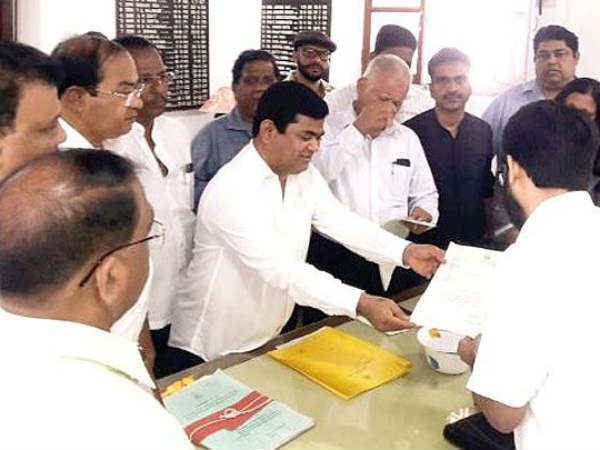 കൊതിച്ചവരില്‍ നോക്കി പ്രതിപക്ഷം