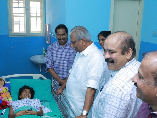 ഹനാനെ കാണാൻ മന്ത്രി