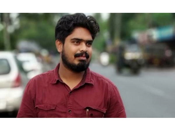 അയാള്‍ക്കൊപ്പം