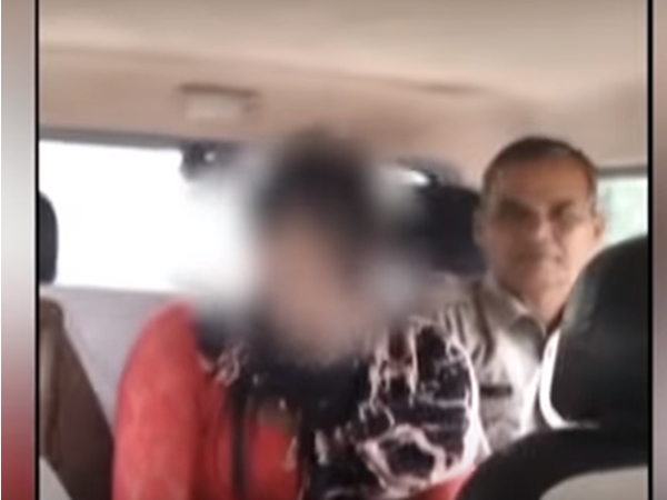  പോലീസ് സ്റ്റേഷനില്‍