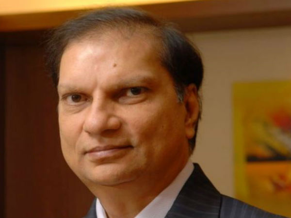 രാജ്യം വിട്ടു