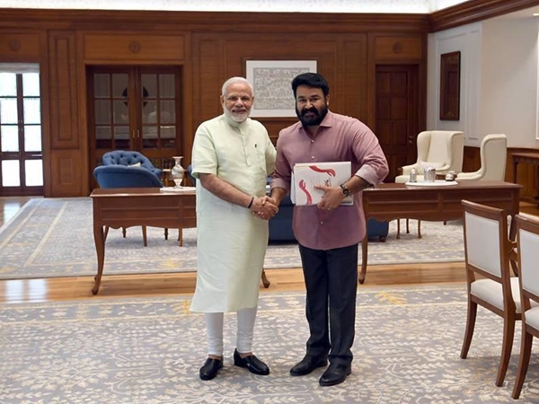 ഗുരുവായൂരിലെ 'മരപ്രഭു' ശില്‍പം