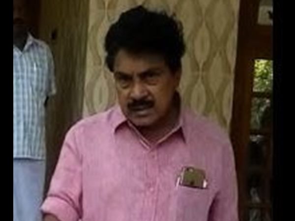 പാര്ട്ടി ഓഫീസില് വച്ച് പാര്ട്ടി ഓഫീസില് വച്ച്