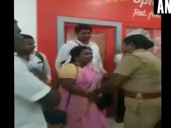 എഴുത്തുകാരി