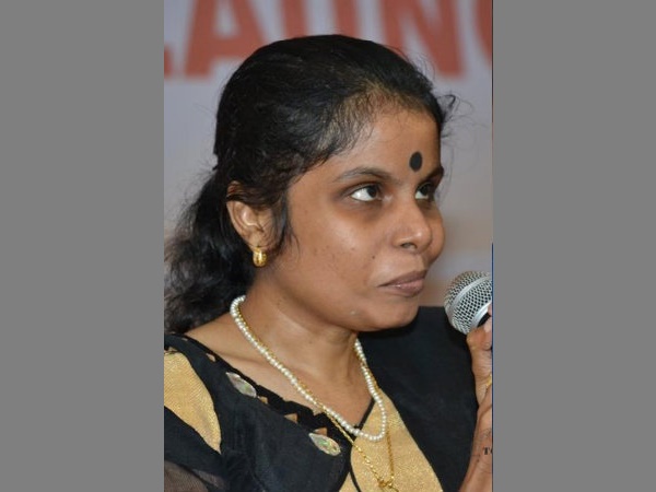 ക്ഷേത്രത്തില്‍ വെച്ച്