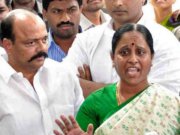 ദമ്പതികളായ നേതാക്കള്‍ കോണ്‍ഗ്രസില്‍