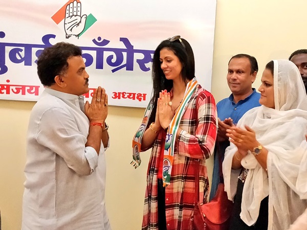 രാഷ്ട്രീയ രംഗത്തേക്കും